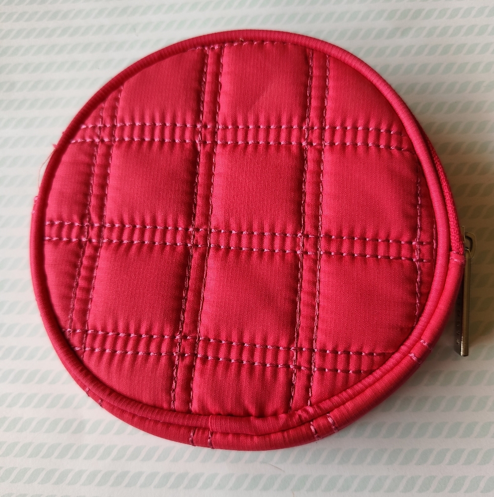 Studio C  Round Wire Case 5" x 5"